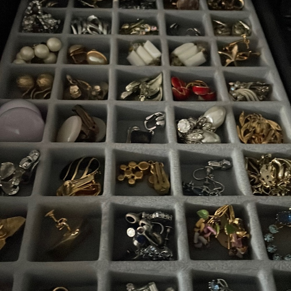 4 for $20!! Mystery bag vintage clip on earring bundle